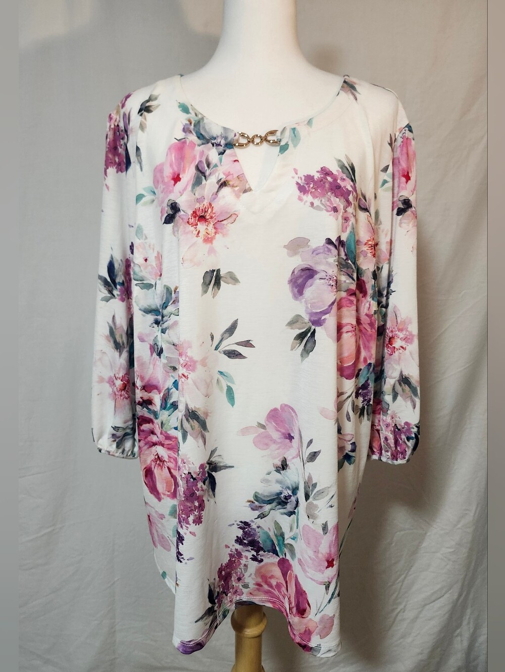 Laura Floral Chain-Accent Tunic Top - White/Pink